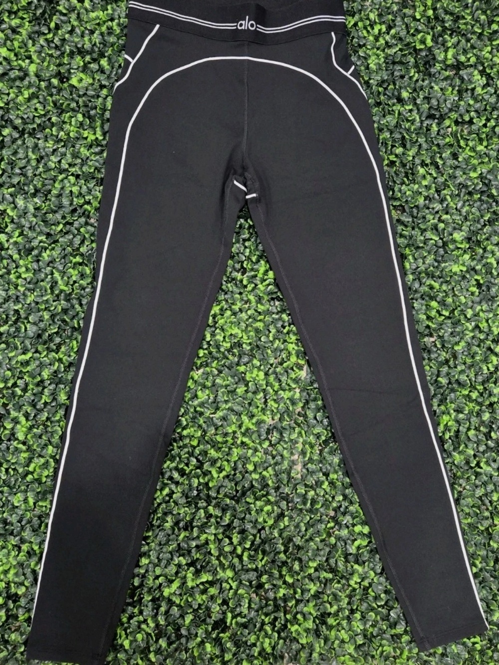 ALO Yoga Black Leggings and Sports Bra Set with White Trim - Picture 3 of 4